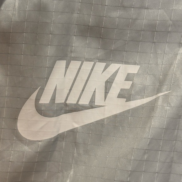 Nike Sportswear Windrunner Jacket Windbreaker Silver Medium Gorpcore Sporty Chic - Picture 7 of 9